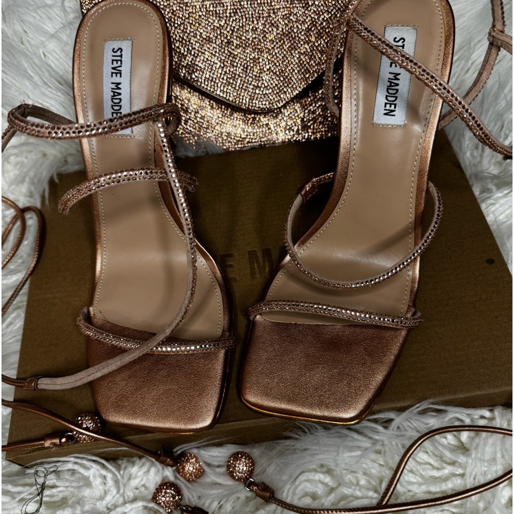 Slightly worn, Steven madden rose gold lace heel with matching clutch